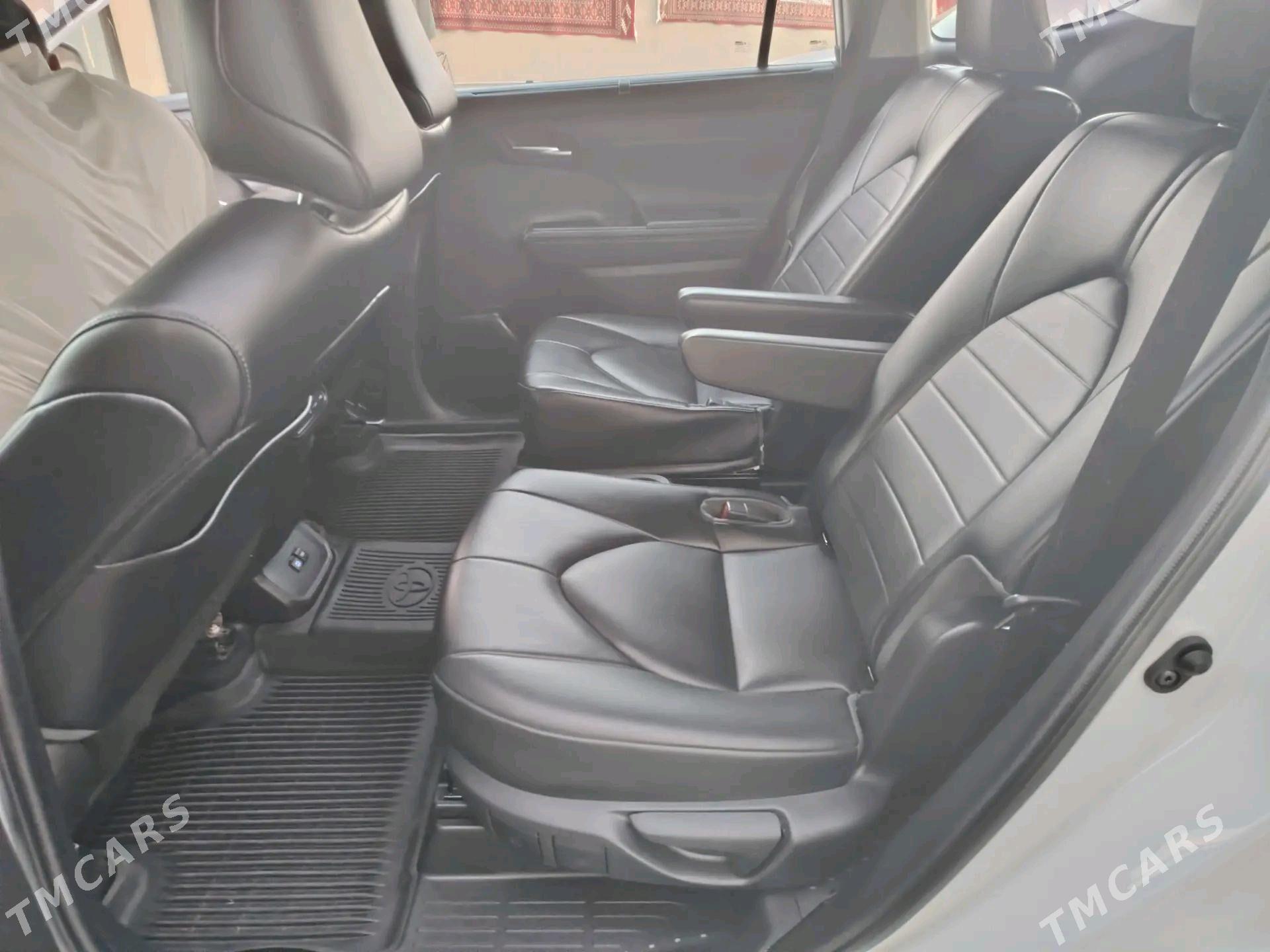 Toyota Highlander 2022 - 530 000 TMT - Ашхабад - img 6