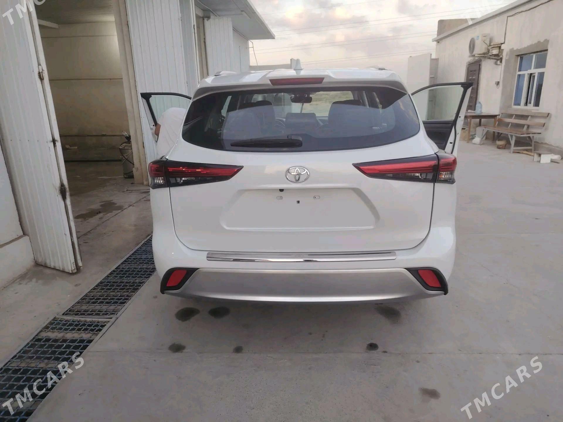 Toyota Highlander 2022 - 530 000 TMT - Ашхабад - img 5