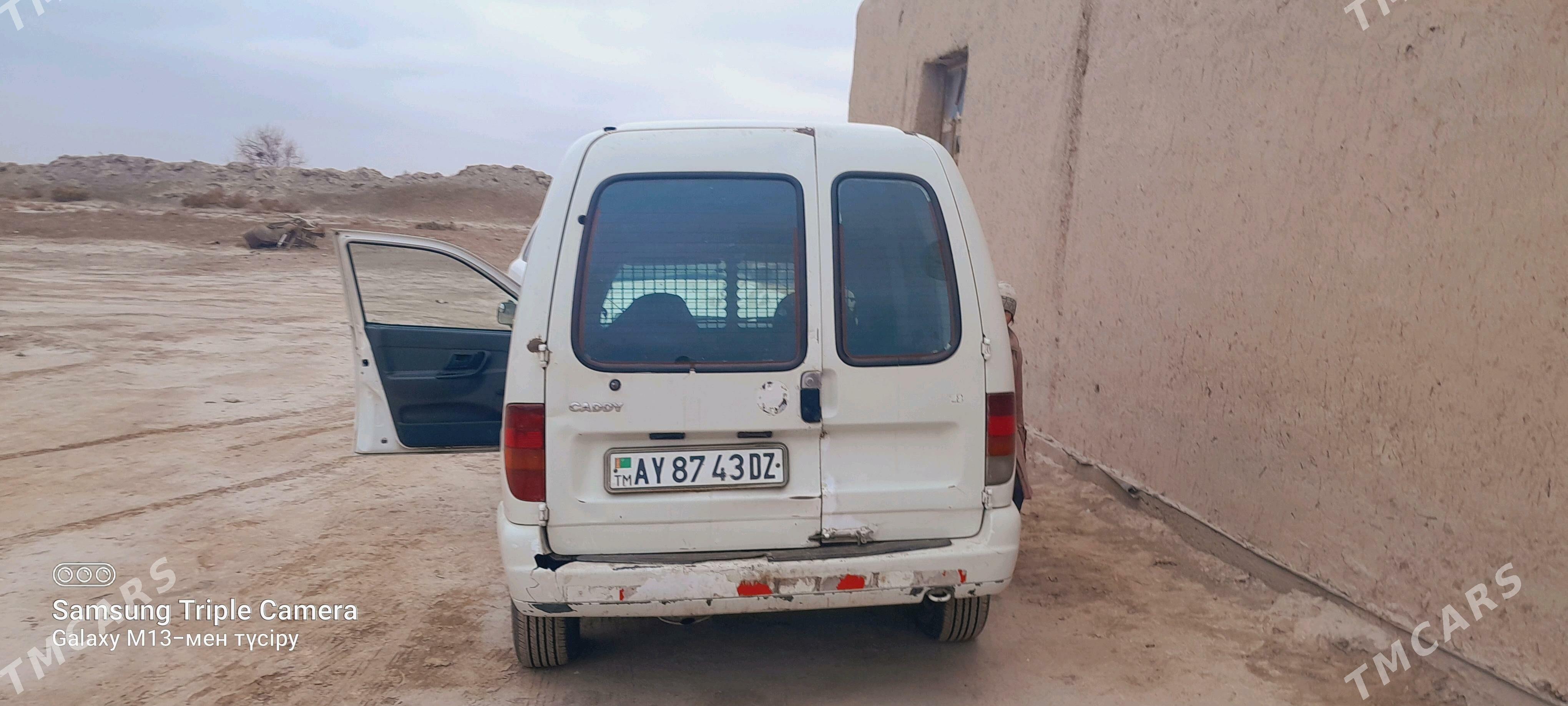 Volkswagen Caddy 2005 - 50 000 TMT - Акдепе - img 3