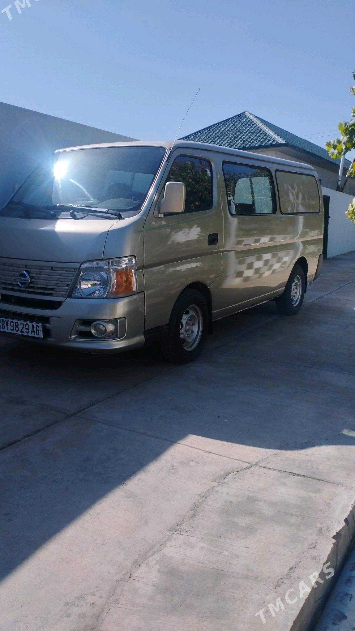 Nissan Urvan 2010 - 160 000 TMT - Ашхабад - img 2