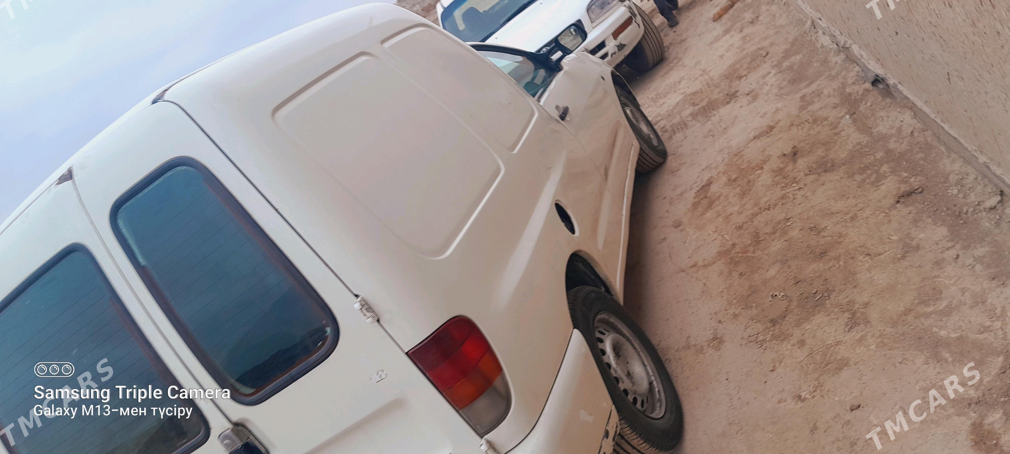 Volkswagen Caddy 2005 - 50 000 TMT - Акдепе - img 6