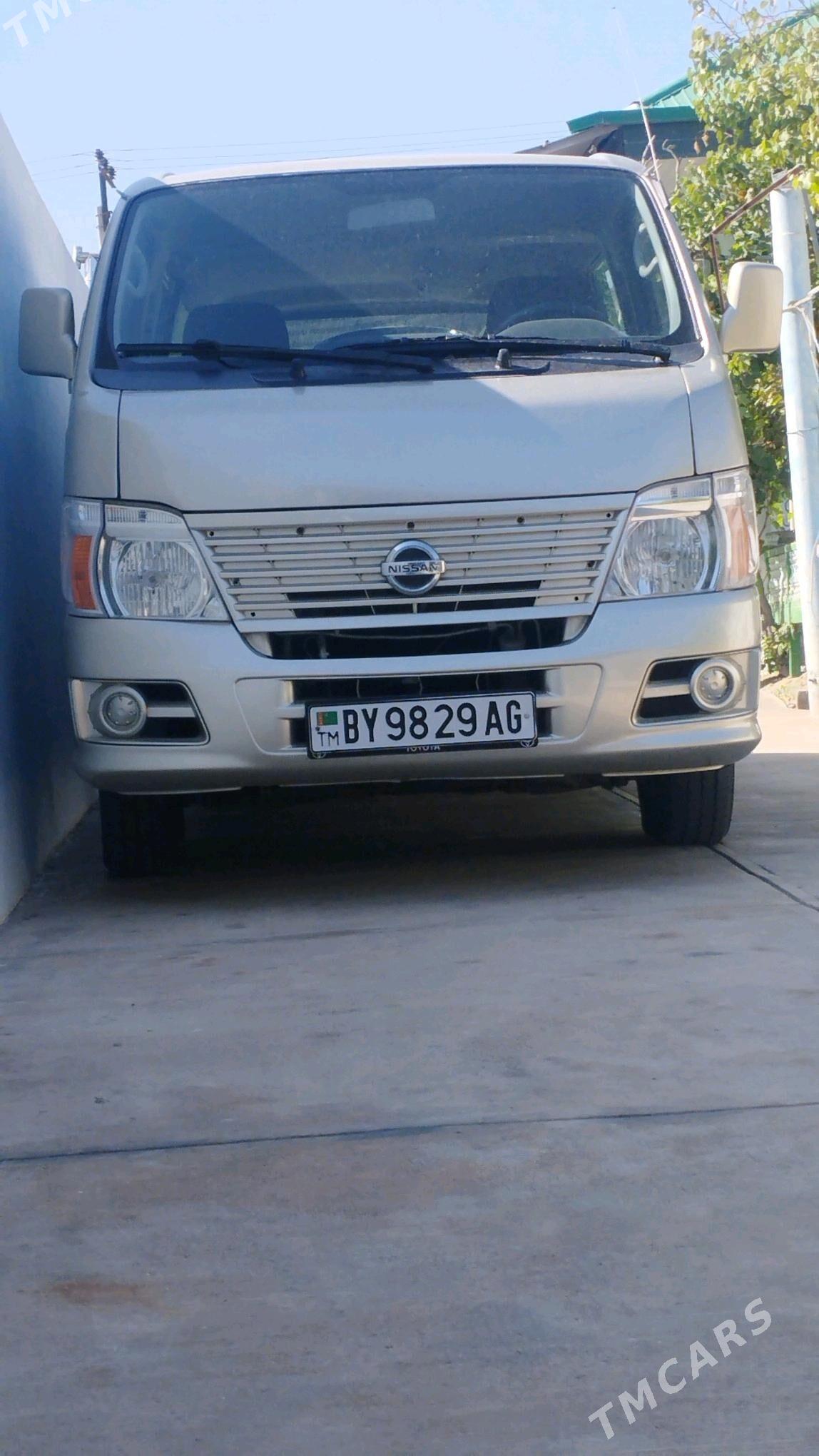 Nissan Urvan 2010 - 160 000 TMT - Ашхабад - img 3