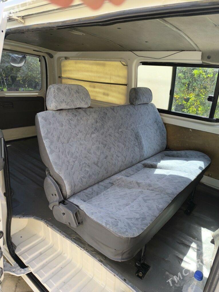 Toyota Hiace 2006 - 229 000 TMT - Baýramaly - img 6