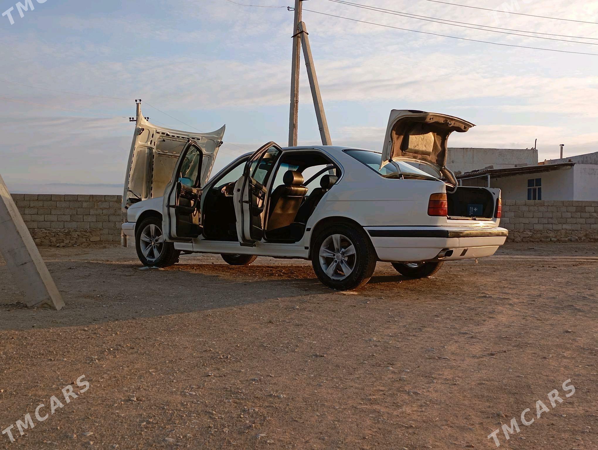 BMW 525 1990 - 52 000 TMT - Берекет - img 10