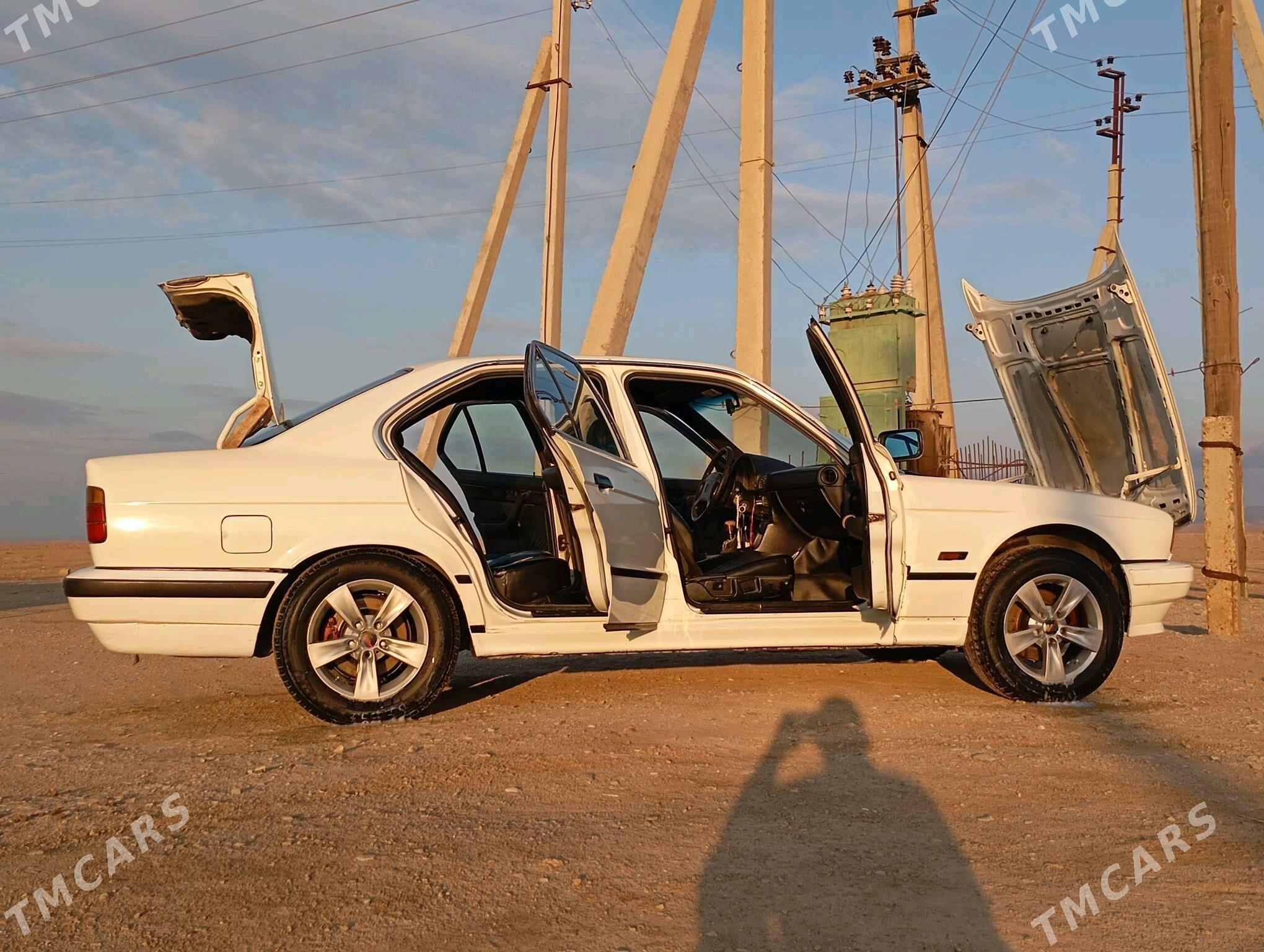 BMW 525 1990 - 52 000 TMT - Берекет - img 3