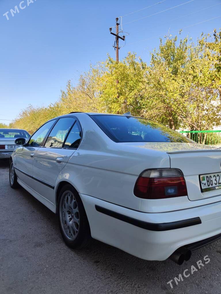 BMW E39 2001 - 130 000 TMT - Балканабат - img 2