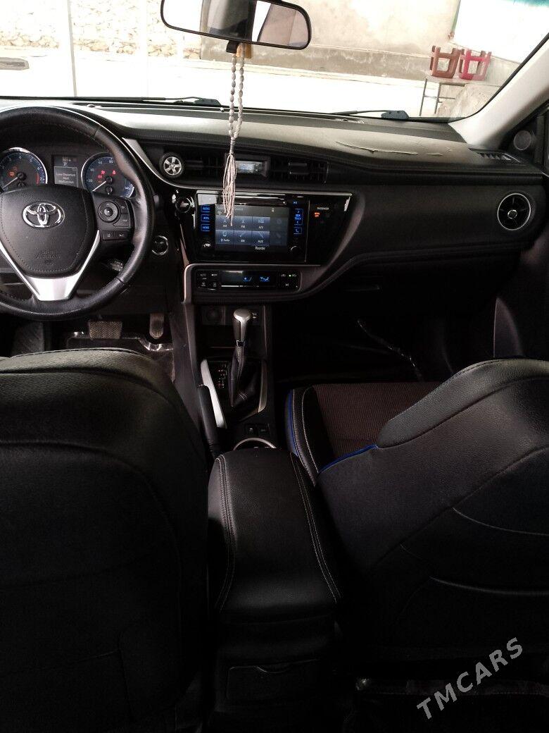 Toyota Corolla 2017 - 240 000 TMT - Халач - img 1