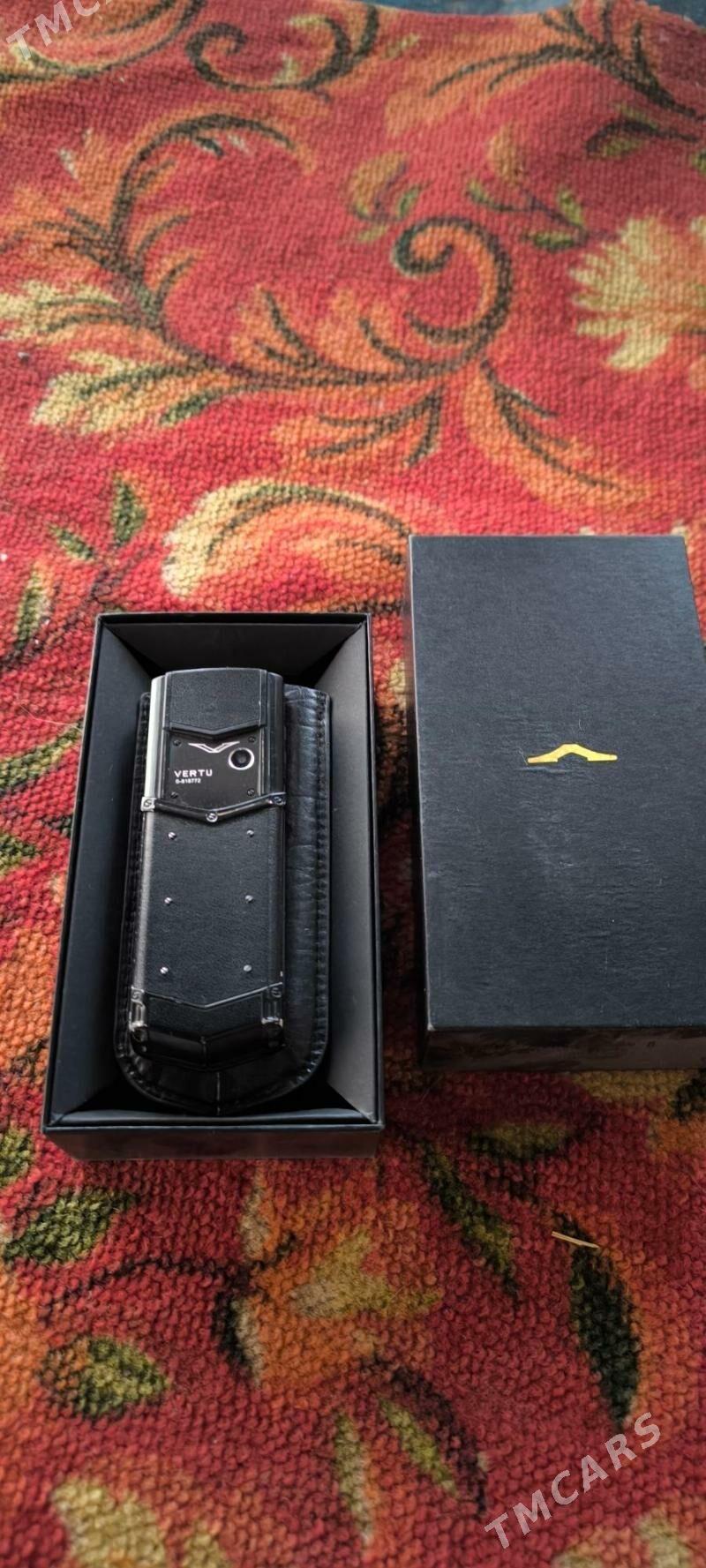VERTU TELEFON - Mary - img 2