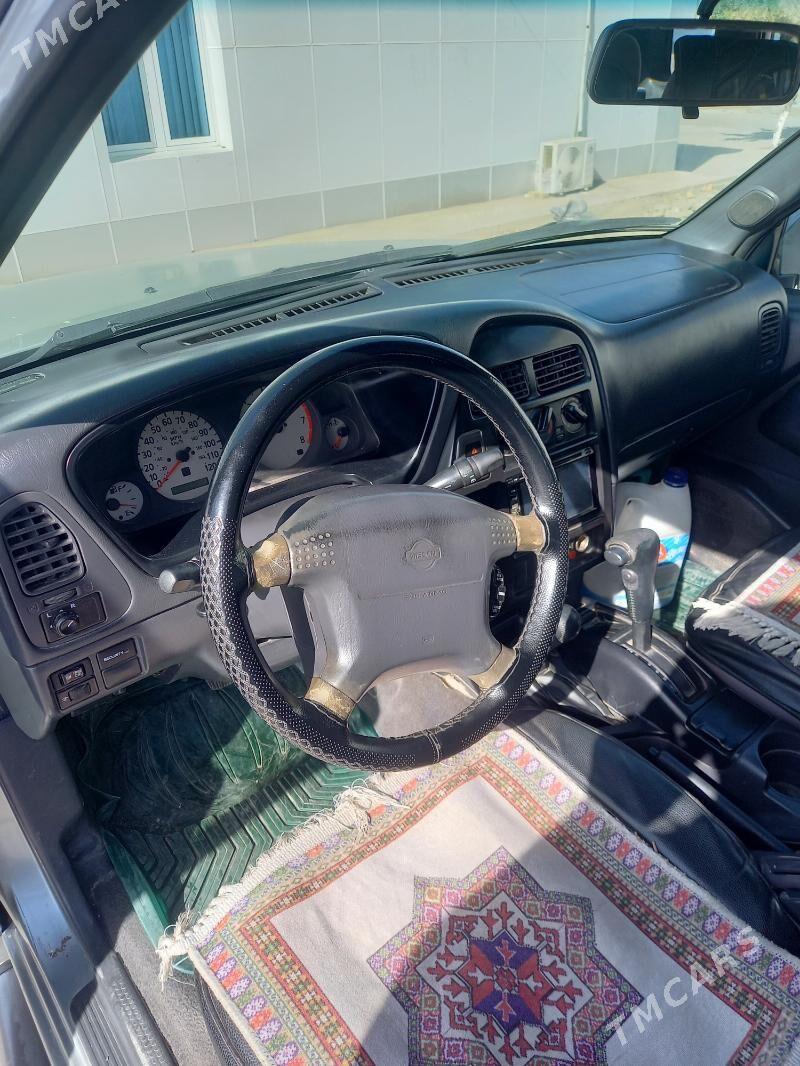 Nissan Pathfinder 2000 - 92 000 TMT - Çärjew - img 5