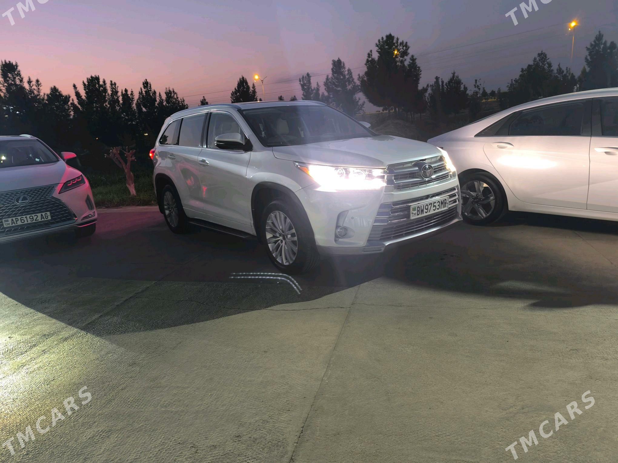 Toyota Highlander 2018 - 550 000 TMT - Ашхабад - img 2