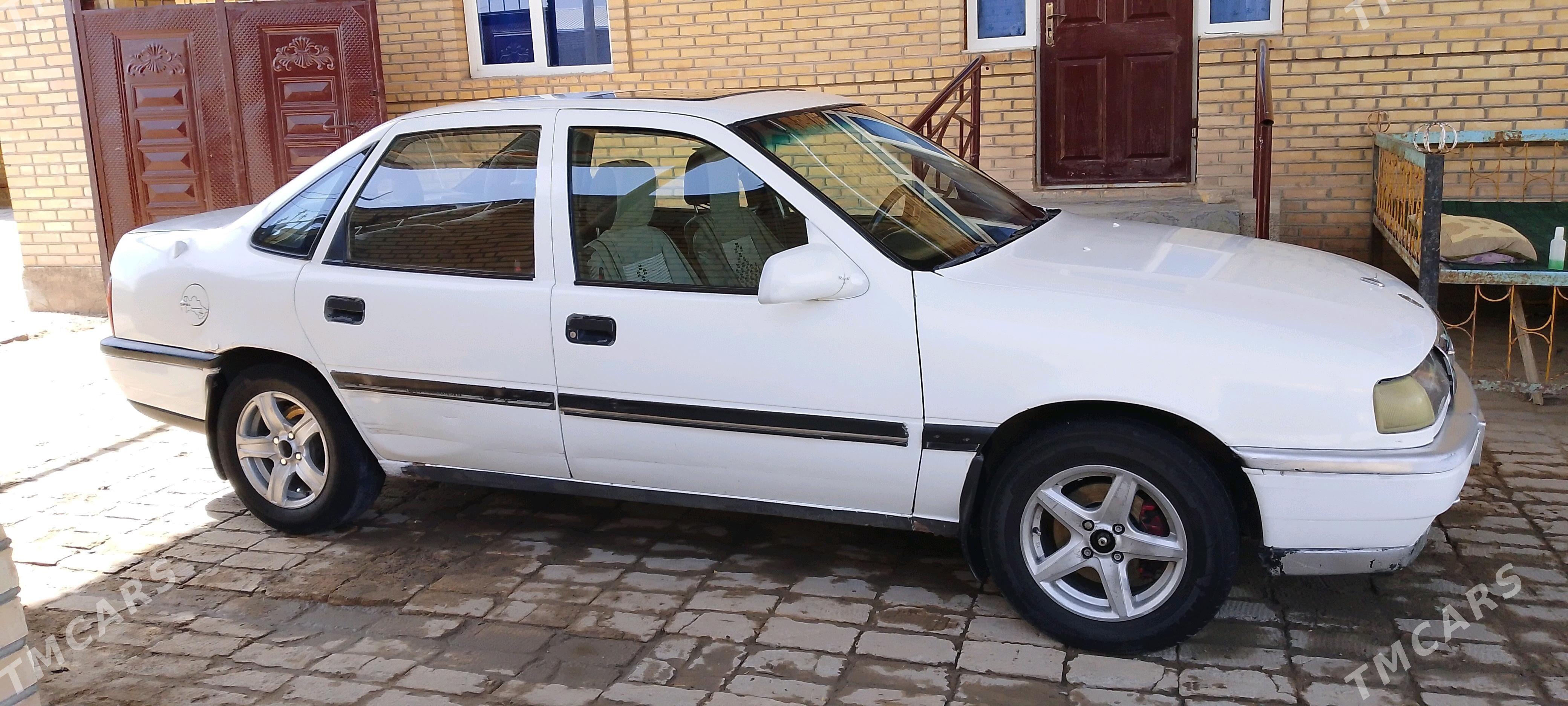 Opel Vectra 1991 - 27 000 TMT - Мары - img 3