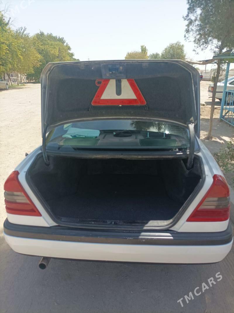 Mercedes-Benz C-Class 1995 - 60 000 TMT - Мары - img 1