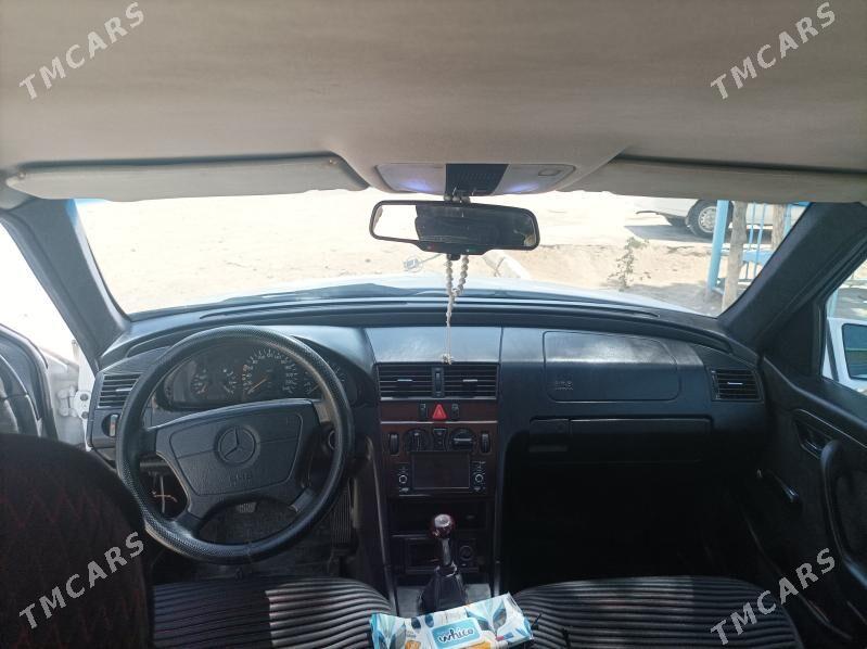 Mercedes-Benz C-Class 1995 - 60 000 TMT - Мары - img 2