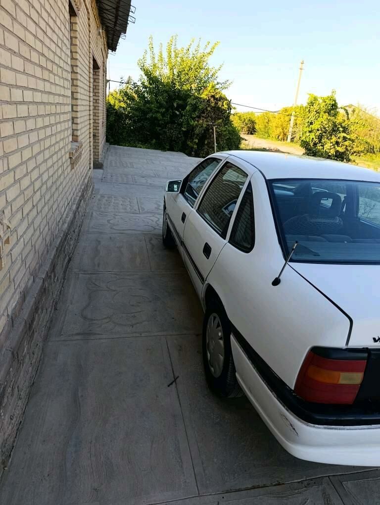 Opel Vectra 1993 - 30 000 TMT - Фарап - img 1