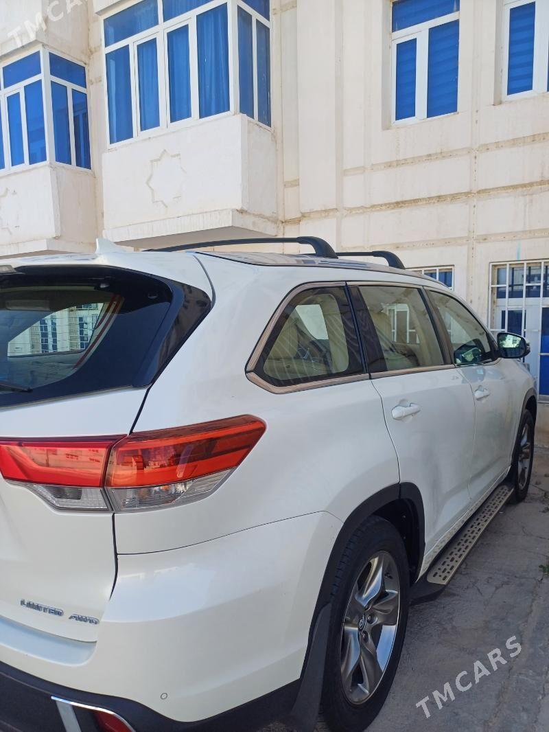 Toyota Highlander 2018 - 460 000 TMT - Туркменабат - img 2