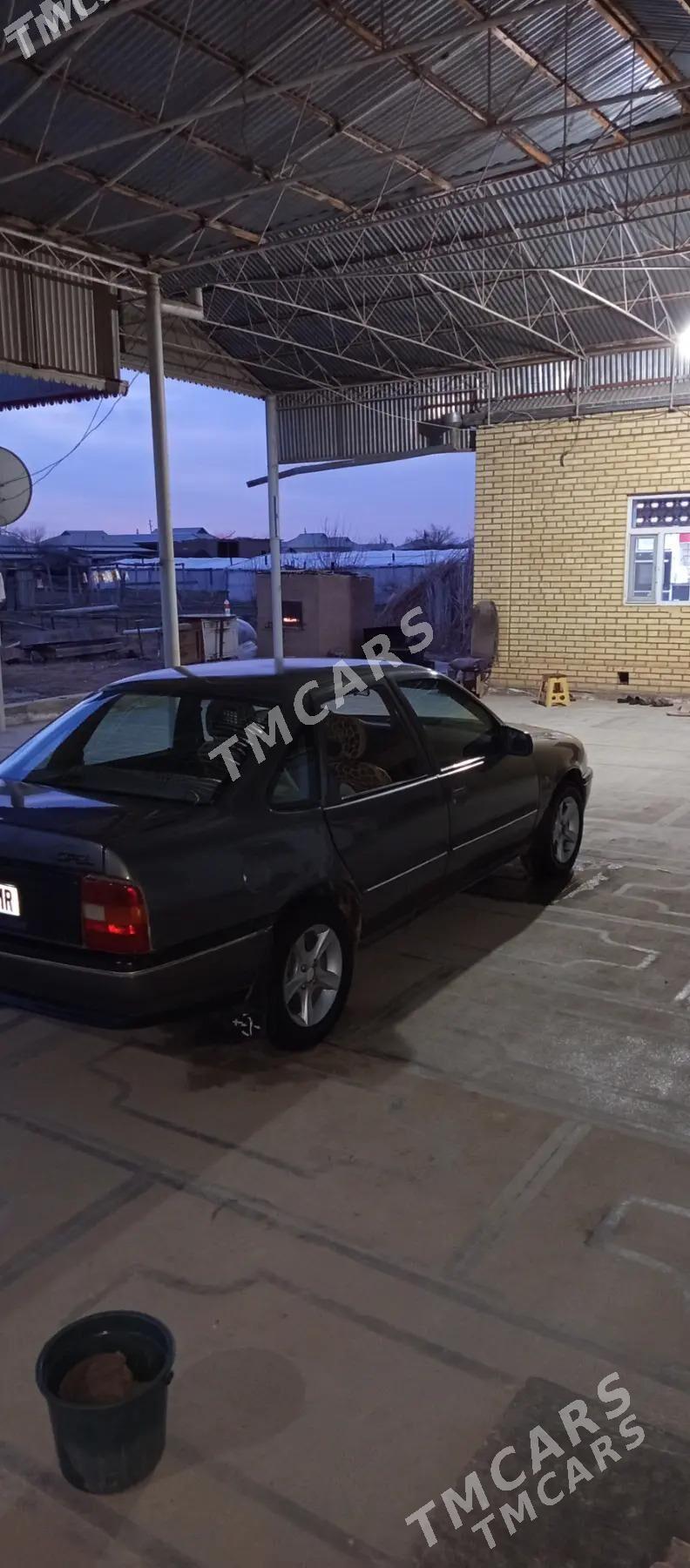 Opel Vectra 1989 - 30 000 TMT - Мургап - img 2