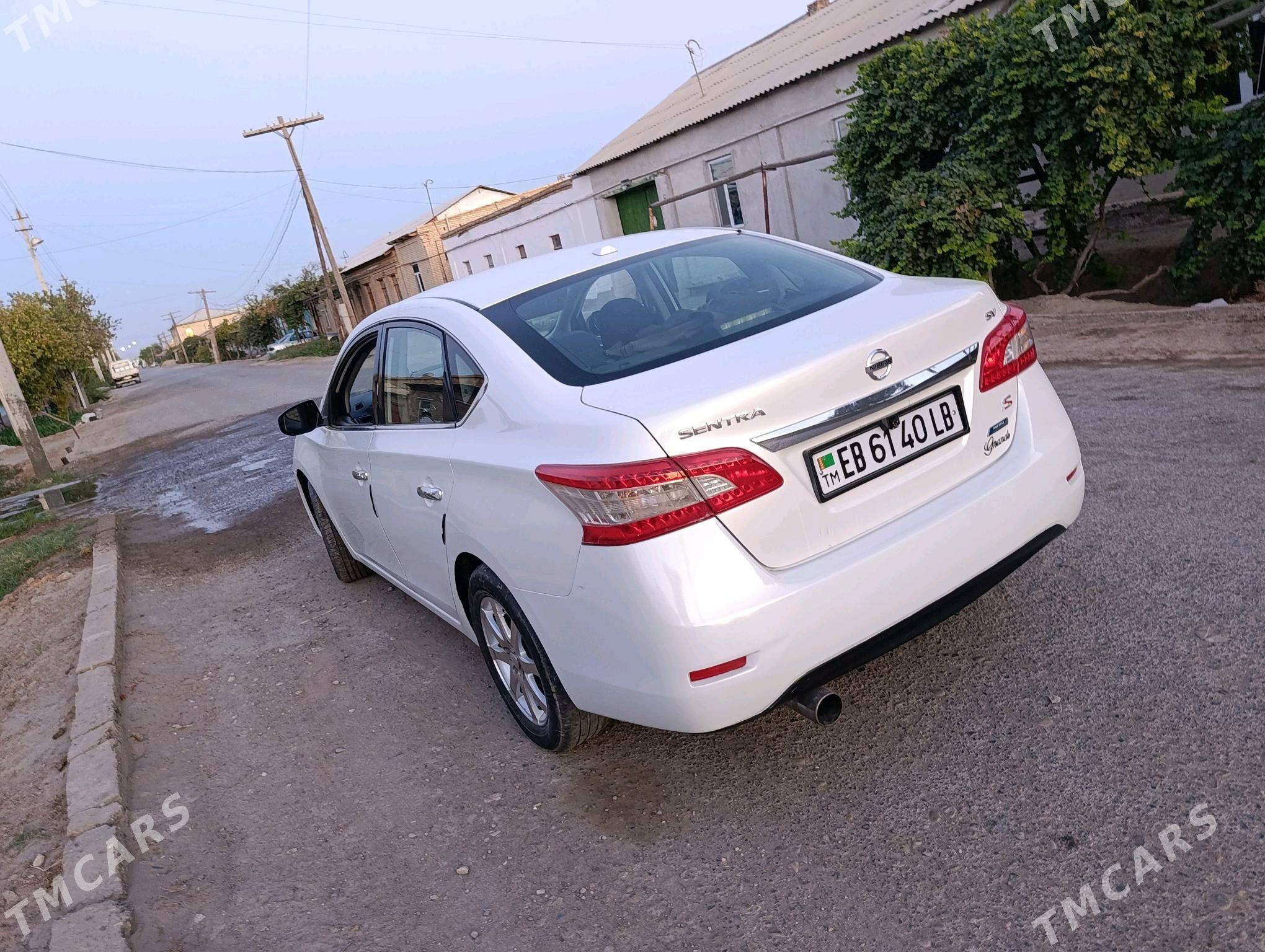 Nissan Sentra 2013 - 120 000 TMT - Дянев - img 3