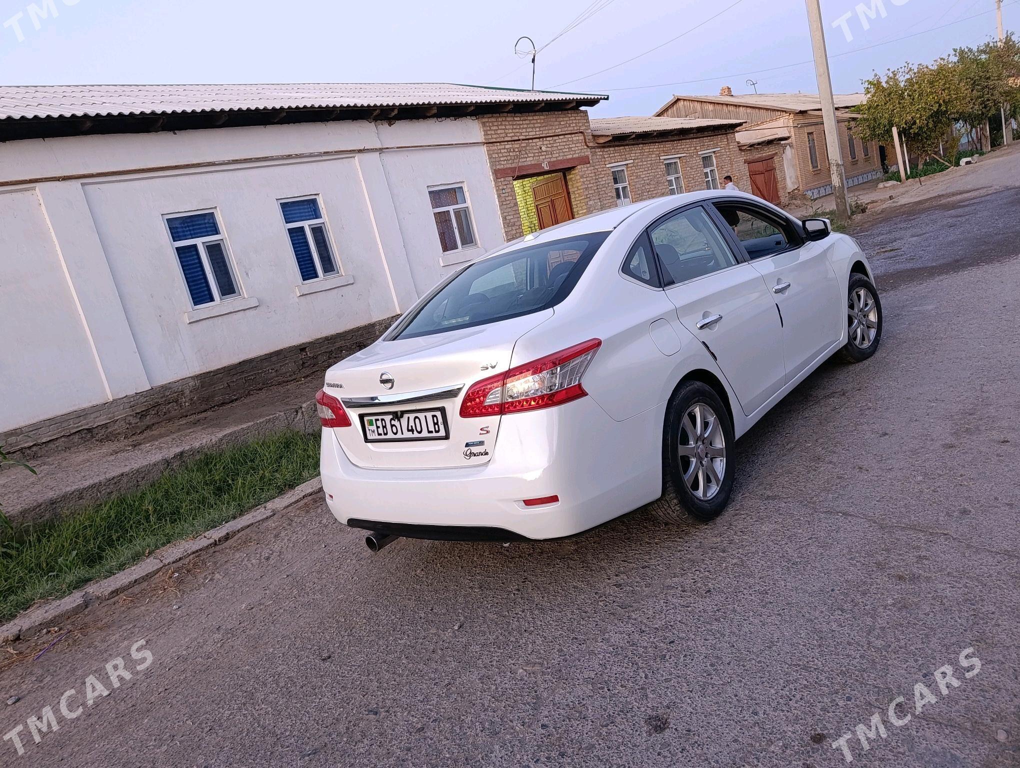 Nissan Sentra 2013 - 120 000 TMT - Дянев - img 4