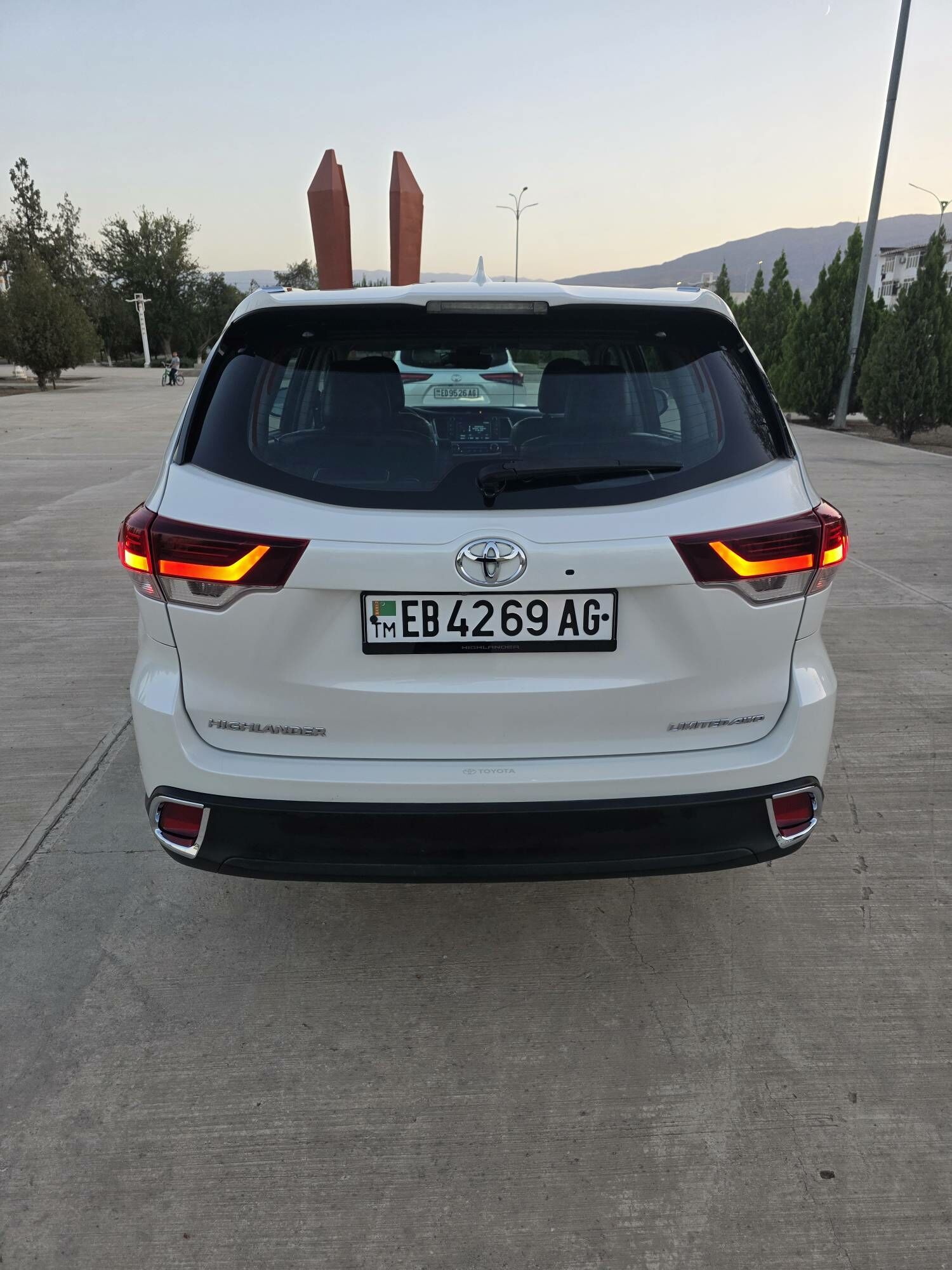 Toyota Highlander 2019 - 526 000 TMT - Бузмеин ГРЭС - img 5