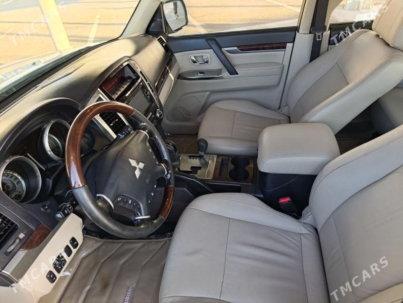 Mitsubishi Pajero 2015 - 330 000 TMT - Türkmenbaşy - img 8