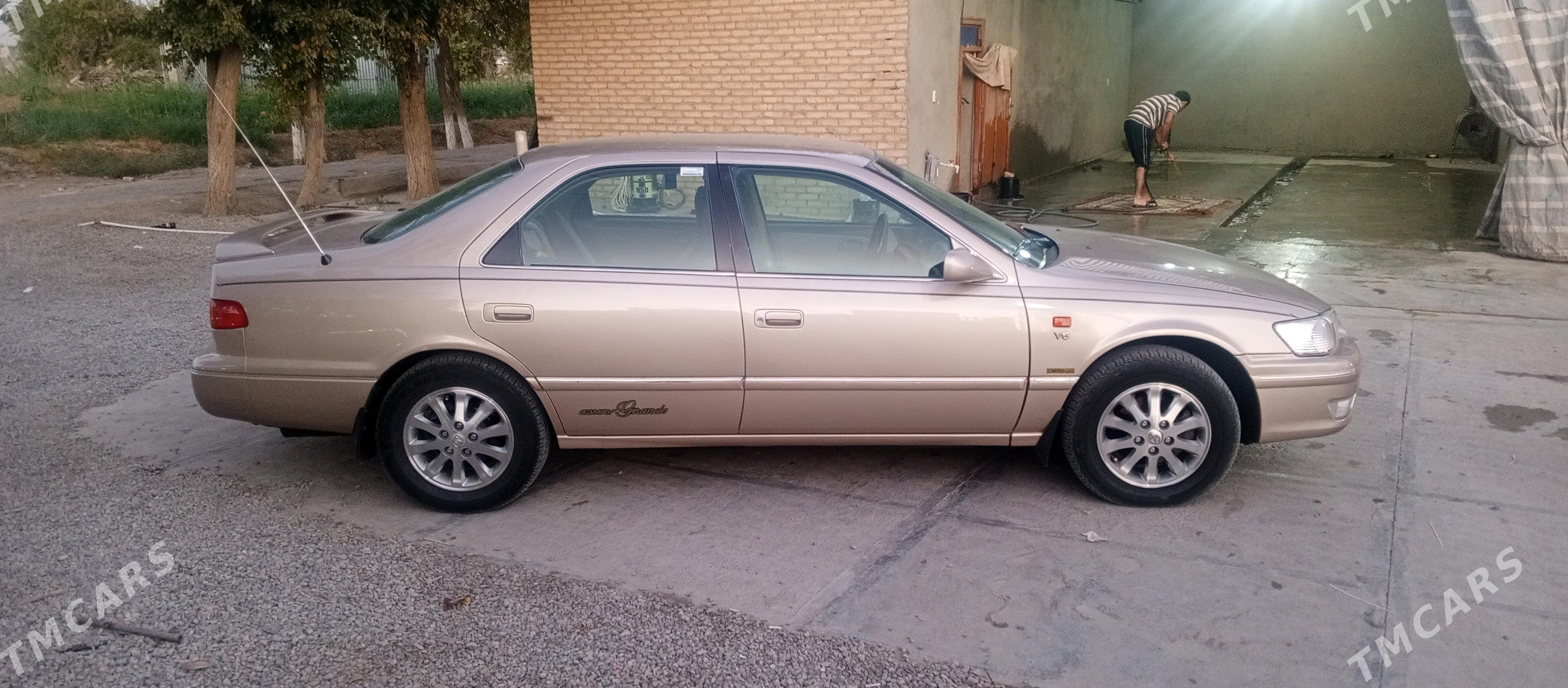 Toyota Camry 1999 - 150 000 TMT - Мары - img 3
