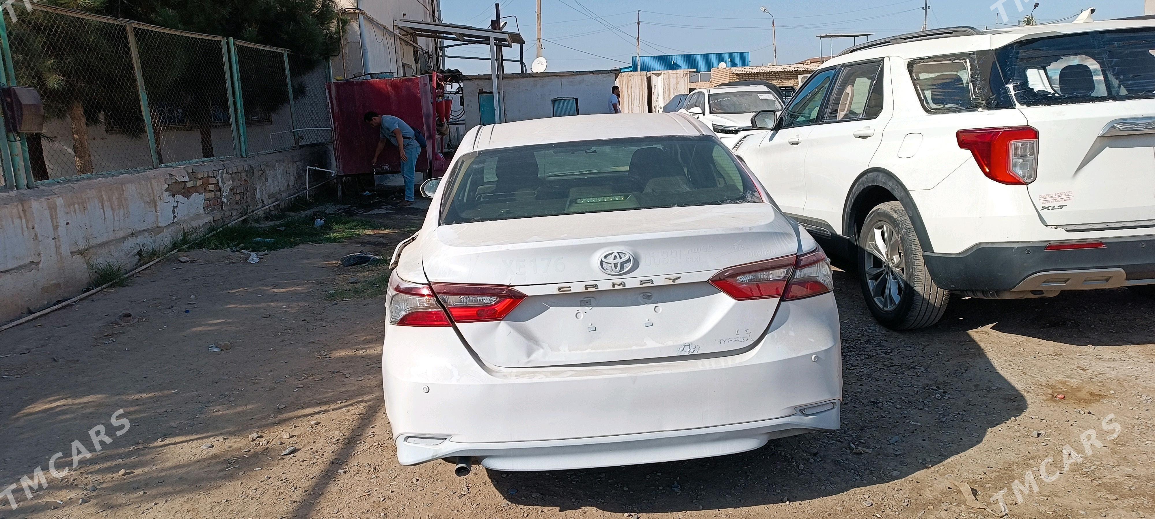 Toyota Camry 2022 - 215 000 TMT - Baýramaly - img 4