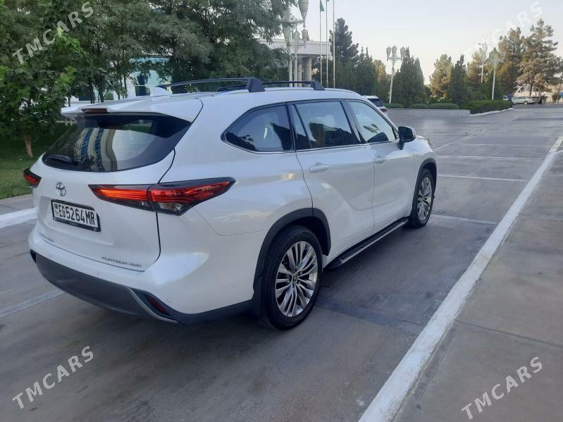 Toyota Highlander 2022 - 640 000 TMT - Мары - img 4