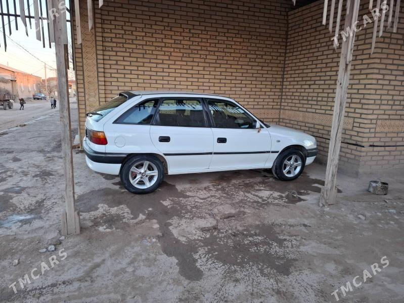 Opel Astra 1995 - 50 000 TMT - Gurbansoltan Eje - img 3