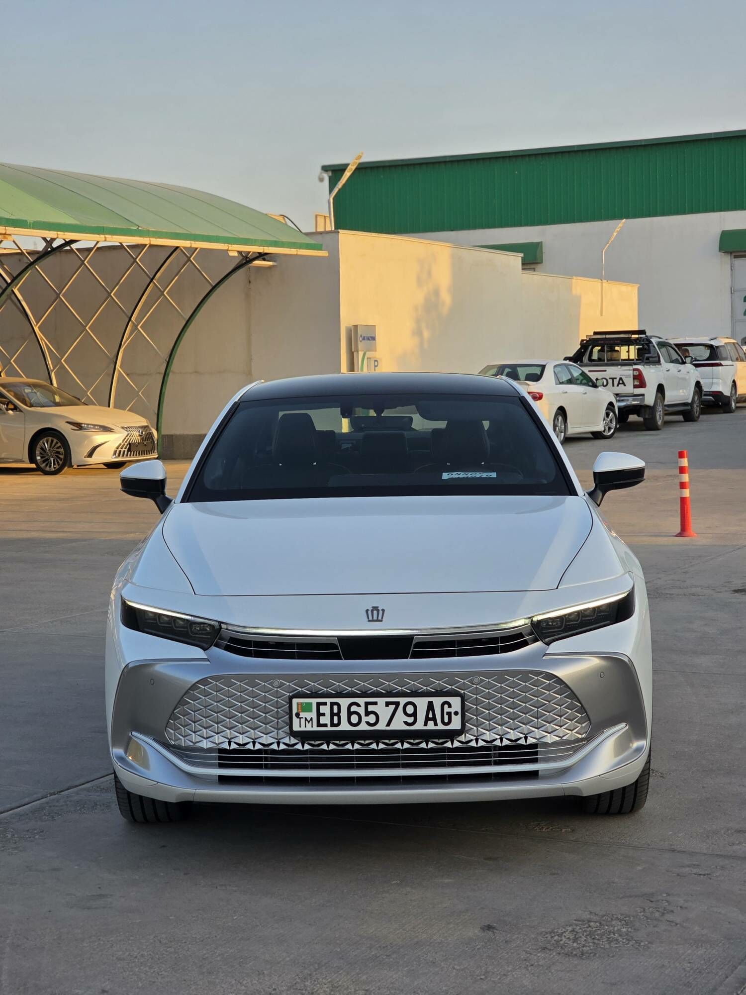Toyota Crown 2023 - 800 000 TMT - 11 мкр - img 7
