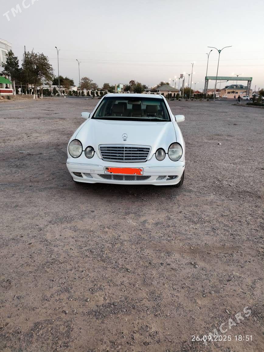 Mercedes-Benz E320 2000 - 120 000 TMT - Байрамали - img 5