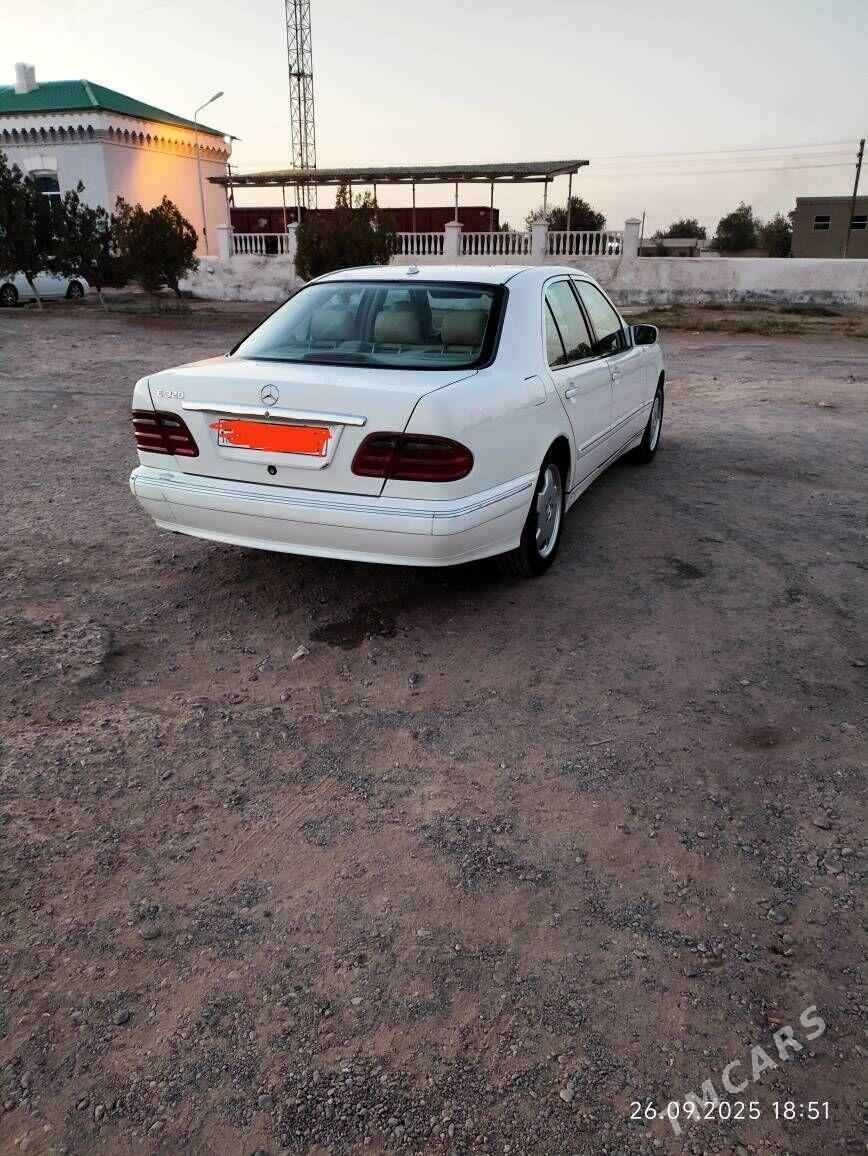 Mercedes-Benz E320 2000 - 120 000 TMT - Байрамали - img 2