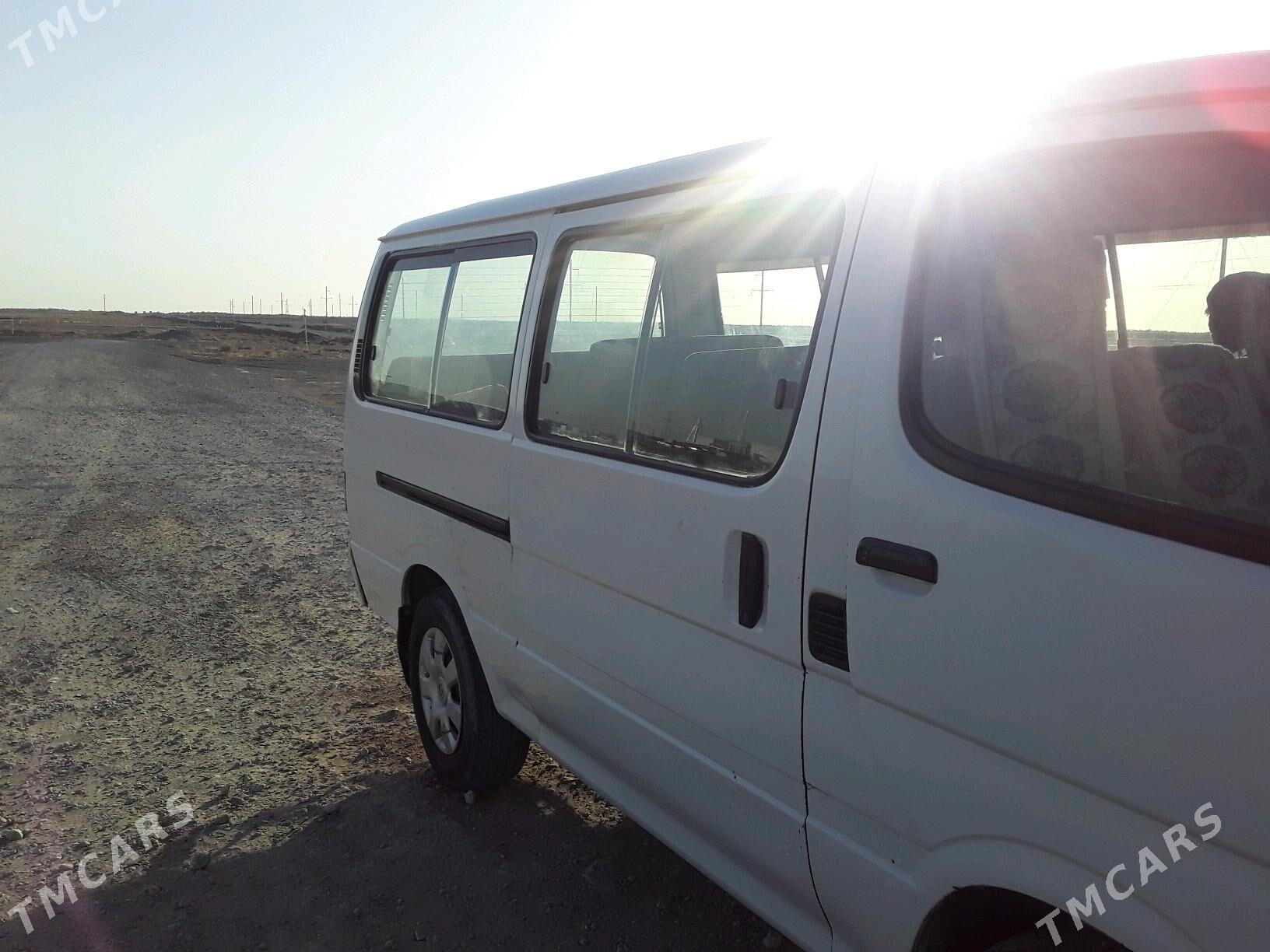 Toyota Hiace 2004 - 129 000 TMT - Саят - img 5