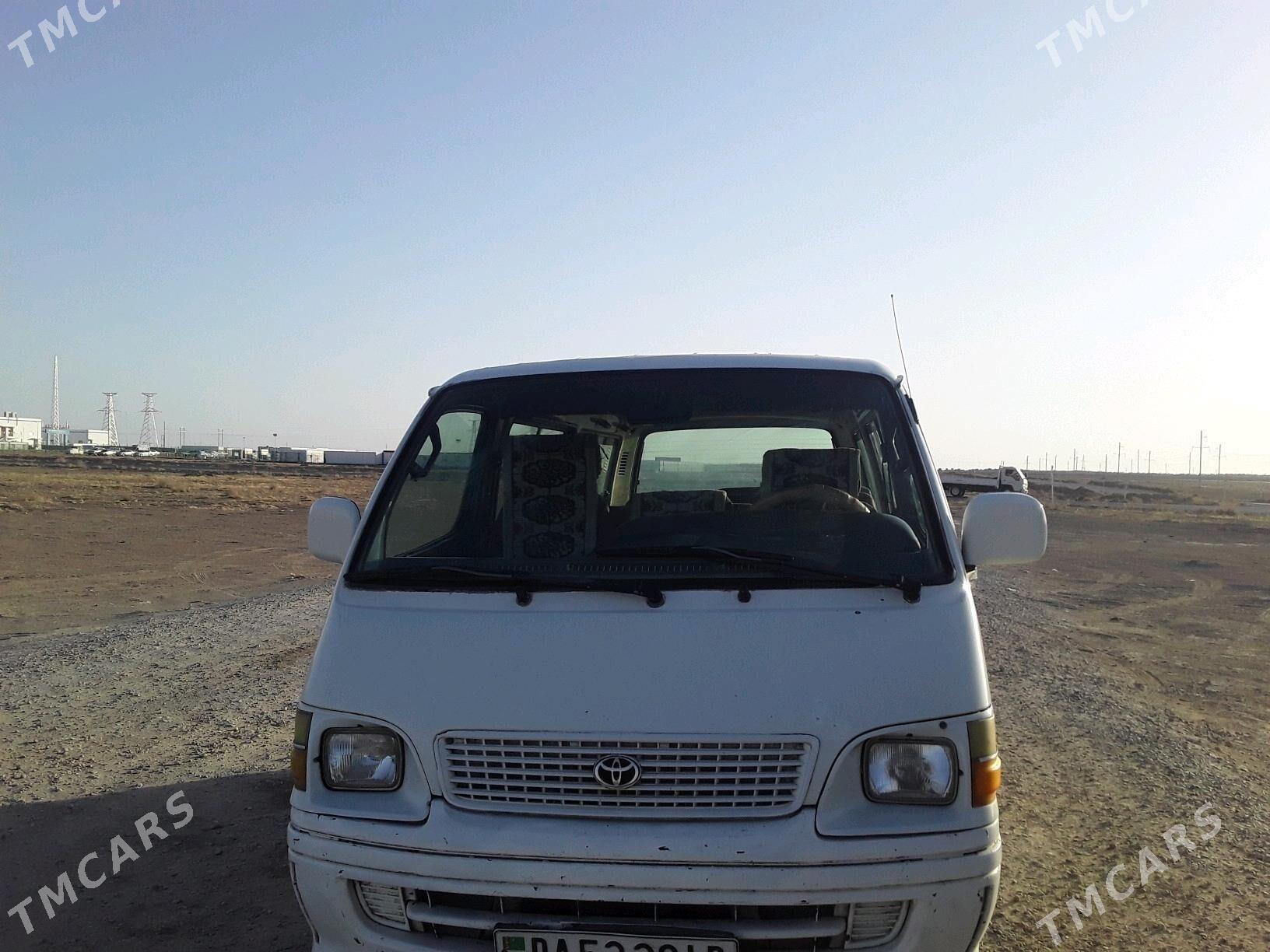 Toyota Hiace 2004 - 129 000 TMT - Саят - img 3