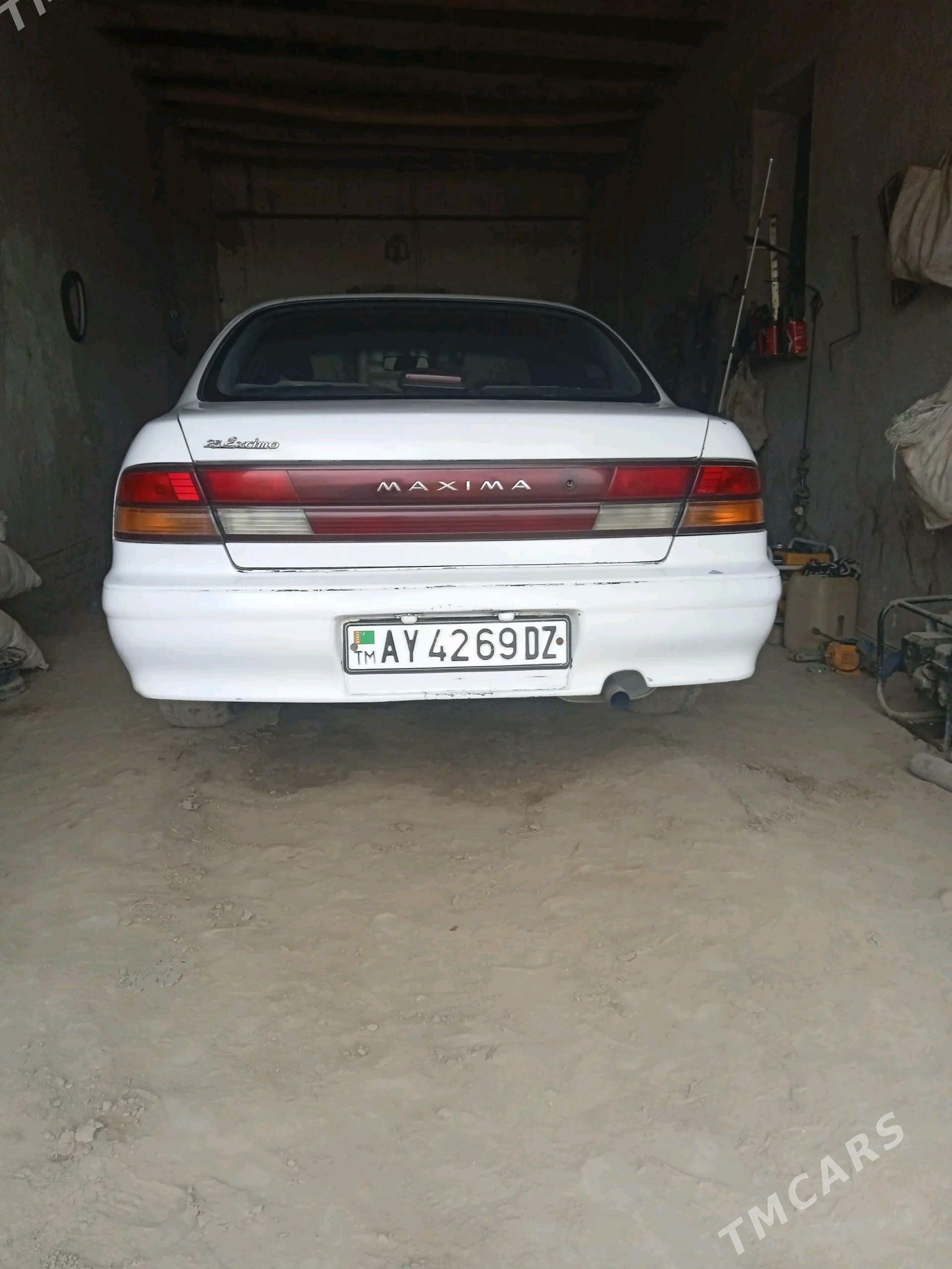 Nissan Maxima 1994 - 28 000 TMT - Гурбансолтан Едже - img 4