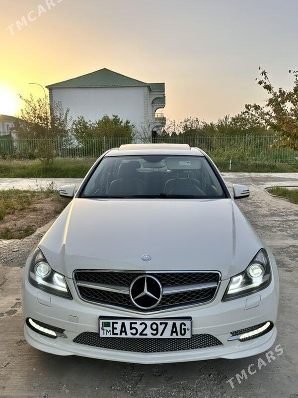 Mercedes-Benz C350 2010 - 260 000 TMT - Aşgabat - img 4