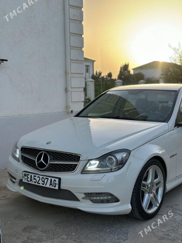 Mercedes-Benz C350 2010 - 260 000 TMT - Aşgabat - img 2