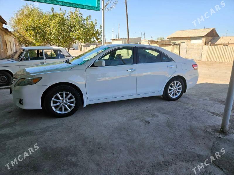 Toyota Camry 2011 - 200 000 TMT - Кёнеургенч - img 2