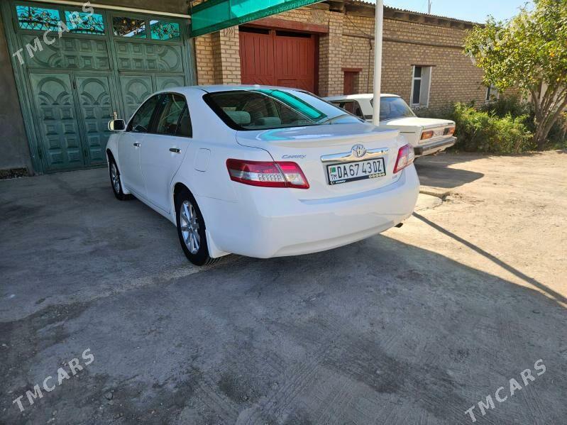Toyota Camry 2011 - 200 000 TMT - Кёнеургенч - img 3