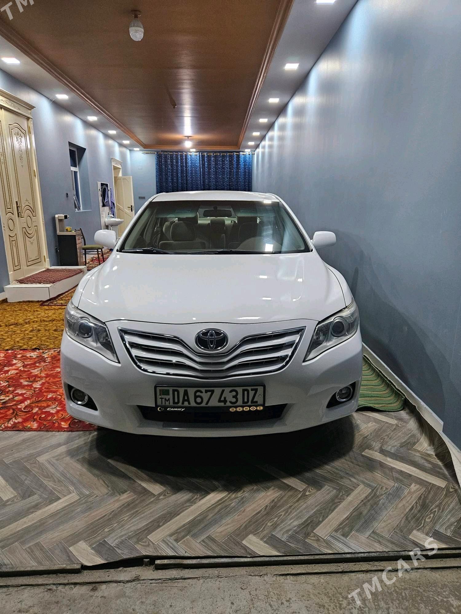 Toyota Camry 2011 - 200 000 TMT - Кёнеургенч - img 4