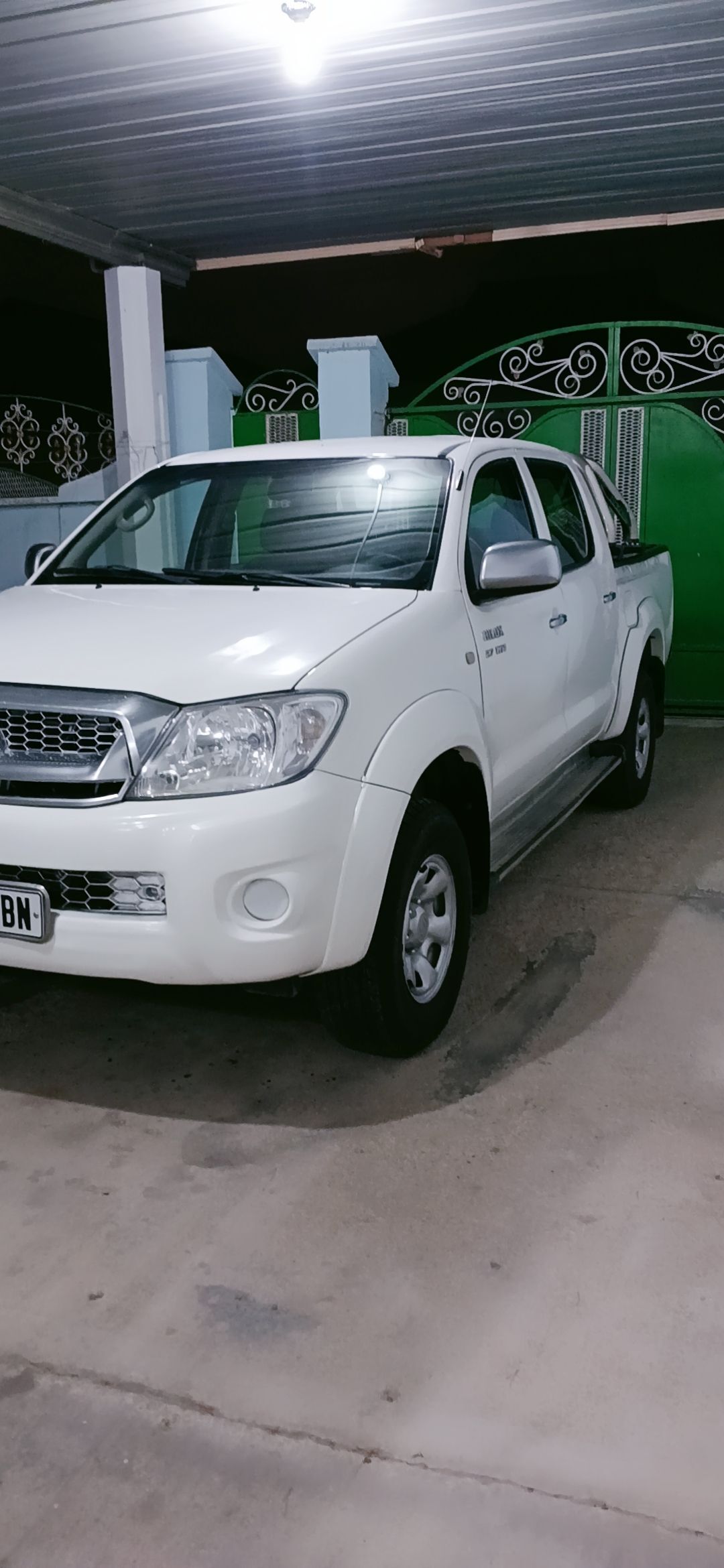 Toyota Hilux 2010 - 270 000 TMT - Джебел - img 4