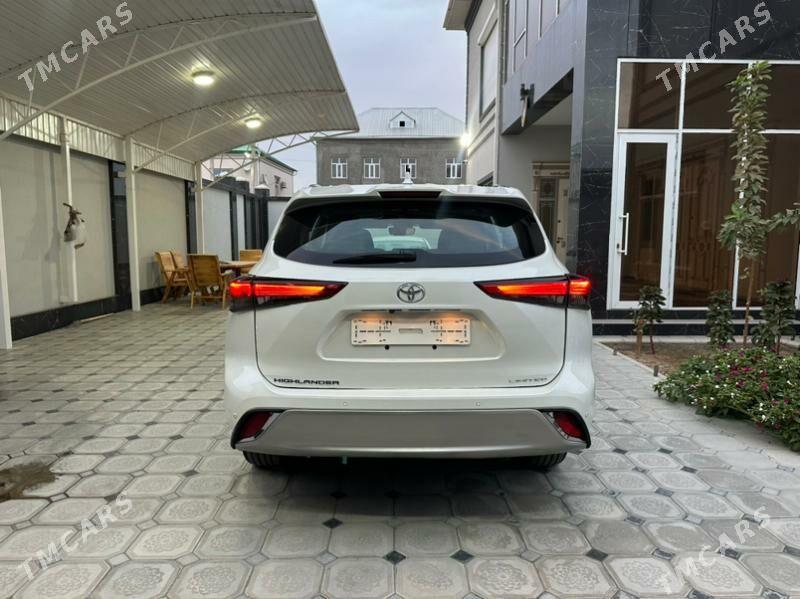 Toyota Highlander 2021 - 580 000 TMT - Мары - img 3