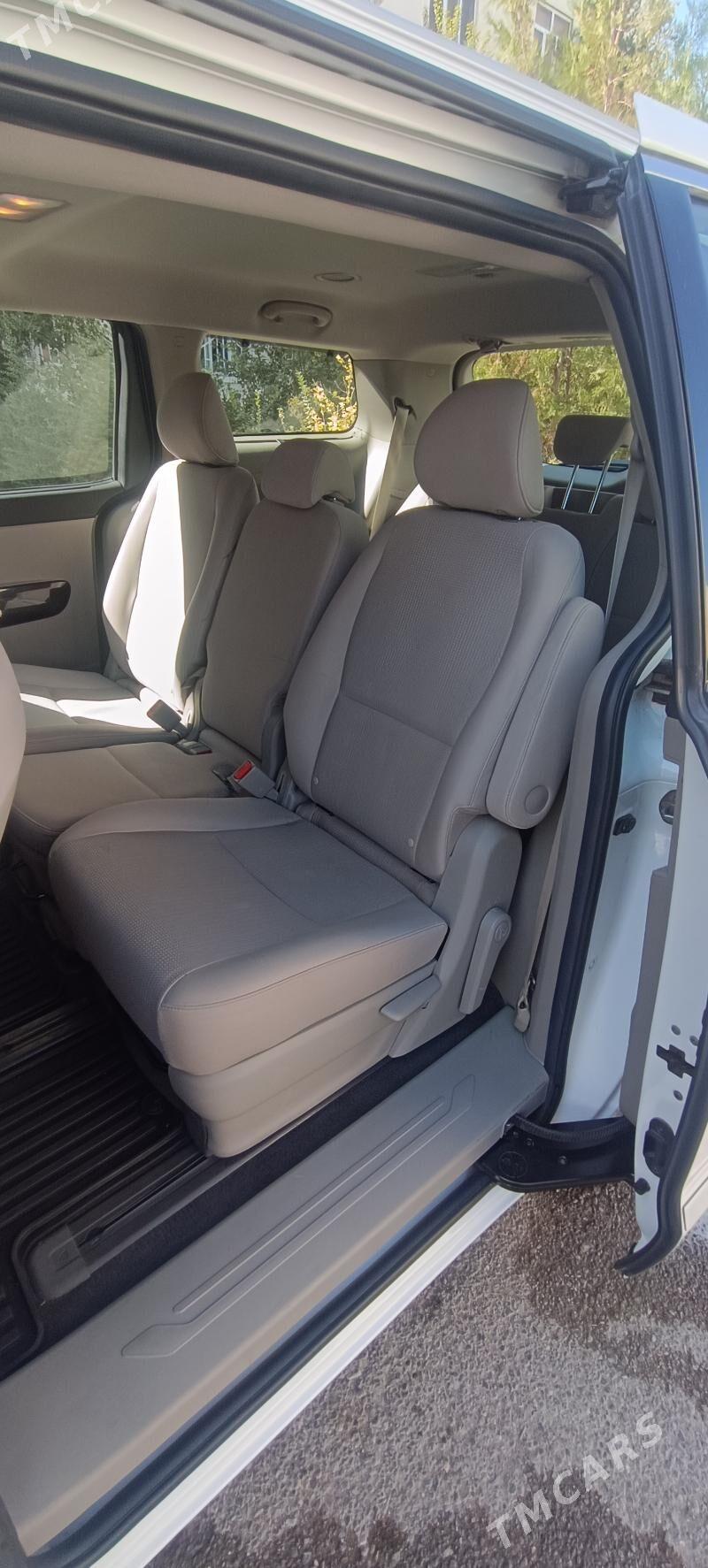 Kia Sedona 2020 - 395 000 TMT - Ашхабад - img 4