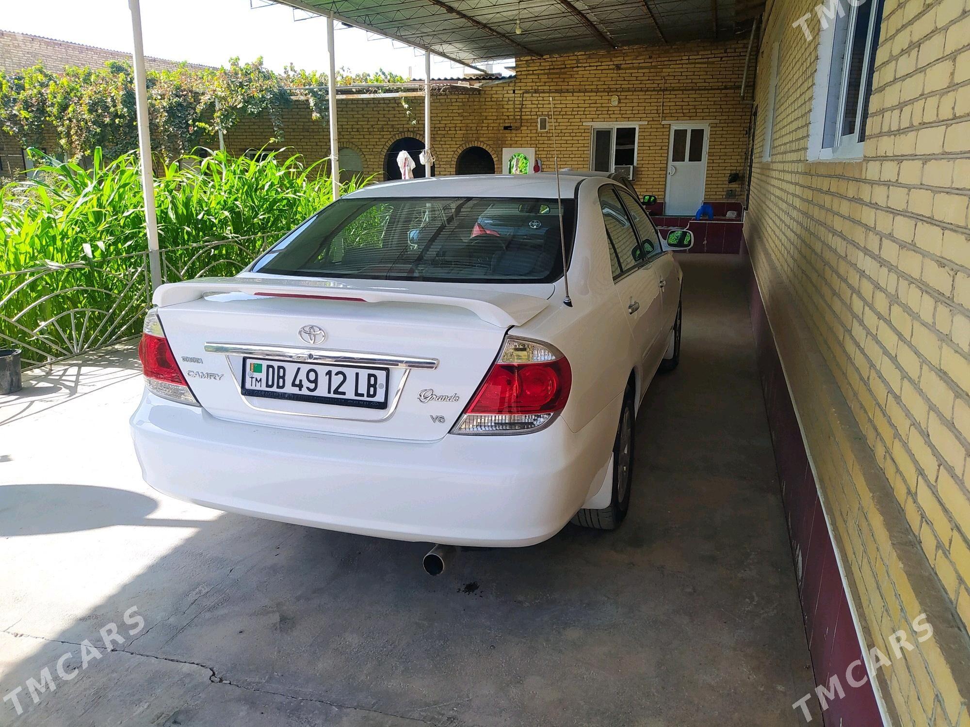 Toyota Camry 2005 - 150 000 TMT - Saýat - img 3