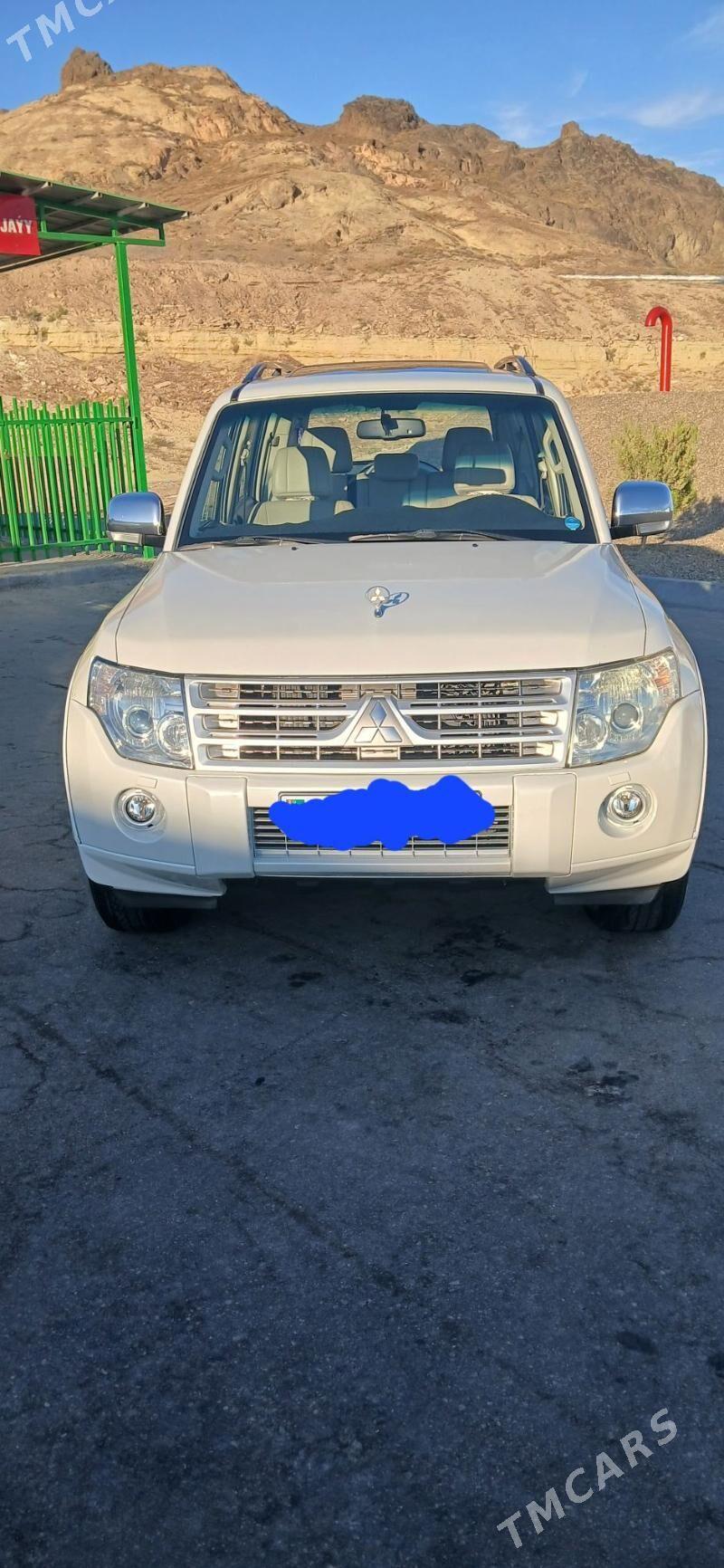 Mitsubishi Pajero 2012 - 265 000 TMT - Türkmenbaşy - img 2