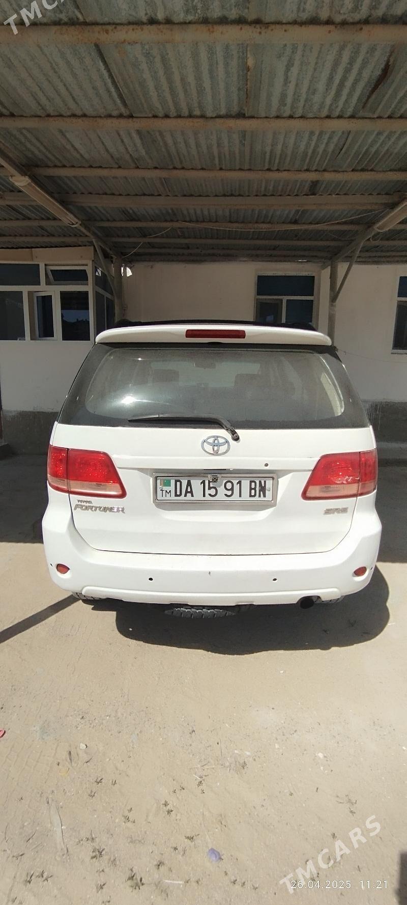 Toyota Fortuner 2006 - 155 000 TMT - Garabogaz - img 3
