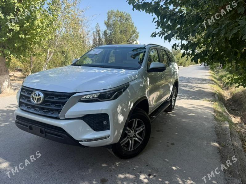 Toyota Fortuner 2025 - 690 000 TMT - Türkmenabat - img 4