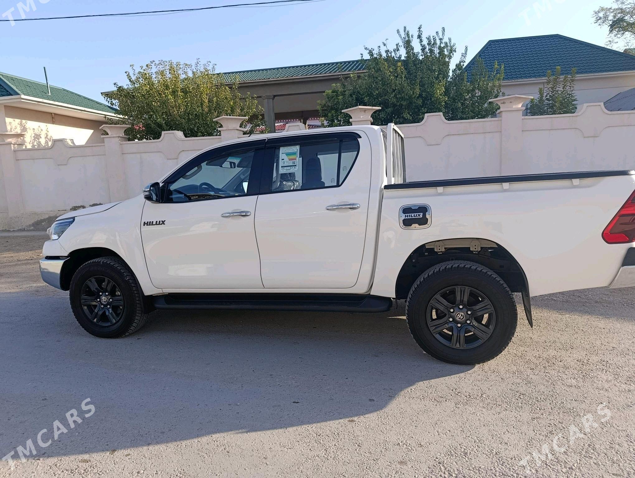Toyota Hilux 2025 - 699 000 TMT - Балканабат - img 4
