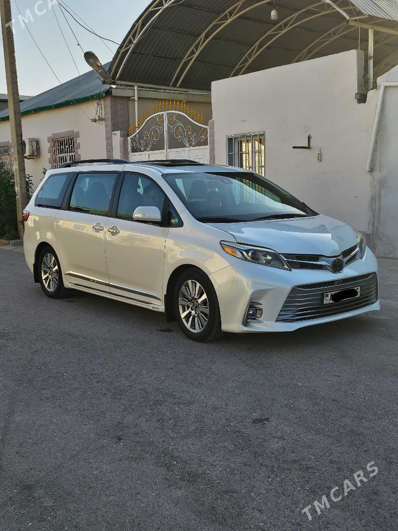 Toyota Sienna 2018 - 620 000 TMT - ул. Подвойского (Битарап Туркменистан шаёлы) - img 1
