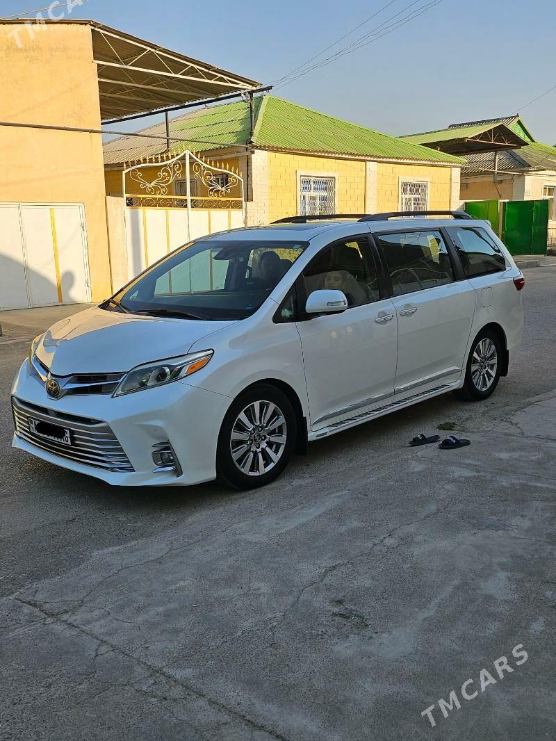 Toyota Sienna 2018 - 620 000 TMT - ул. Подвойского (Битарап Туркменистан шаёлы) - img 3