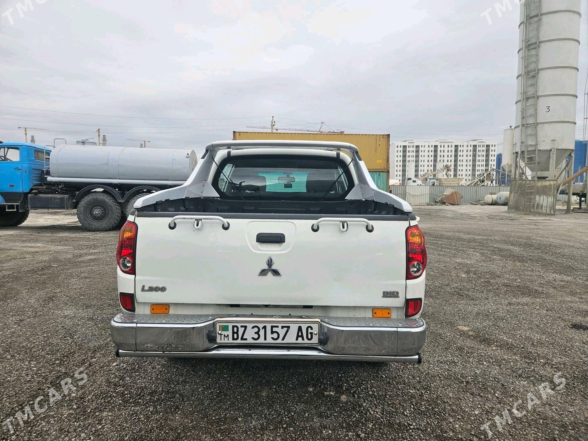 Mitsubishi L200 2012 - 200 000 TMT - Büzmeýin - img 5